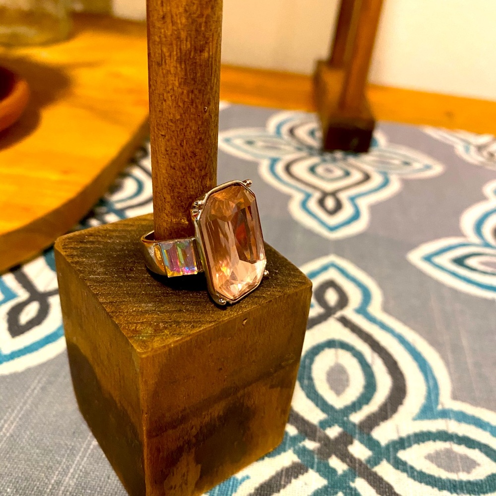 Guess ring